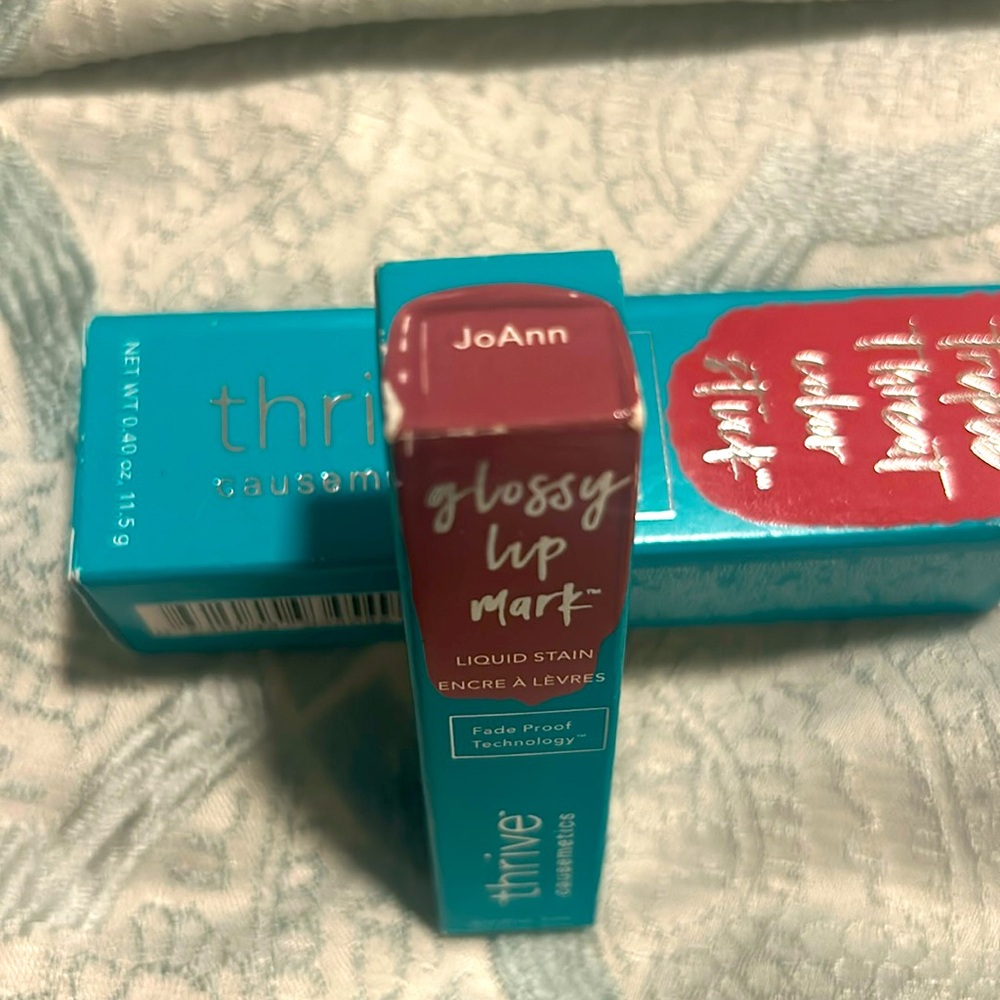 Thrive Lip Gloss JoAnn

100% Vegan